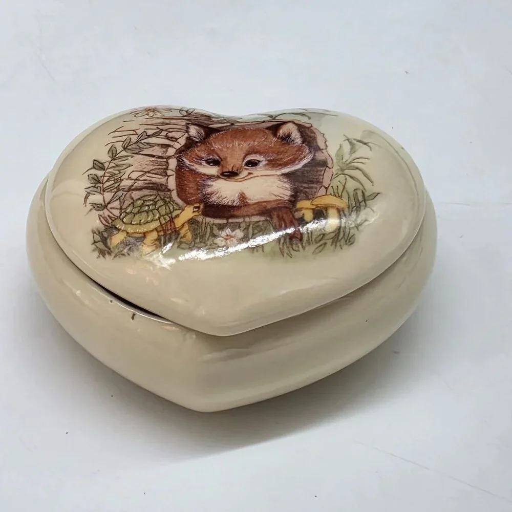 Heart-Shaped Ceramic Trinket Box With Fox & Nature Scene Design